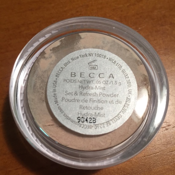 BECCA Hydra-Mist Set & Refresh Powder - Picture 5 of 11